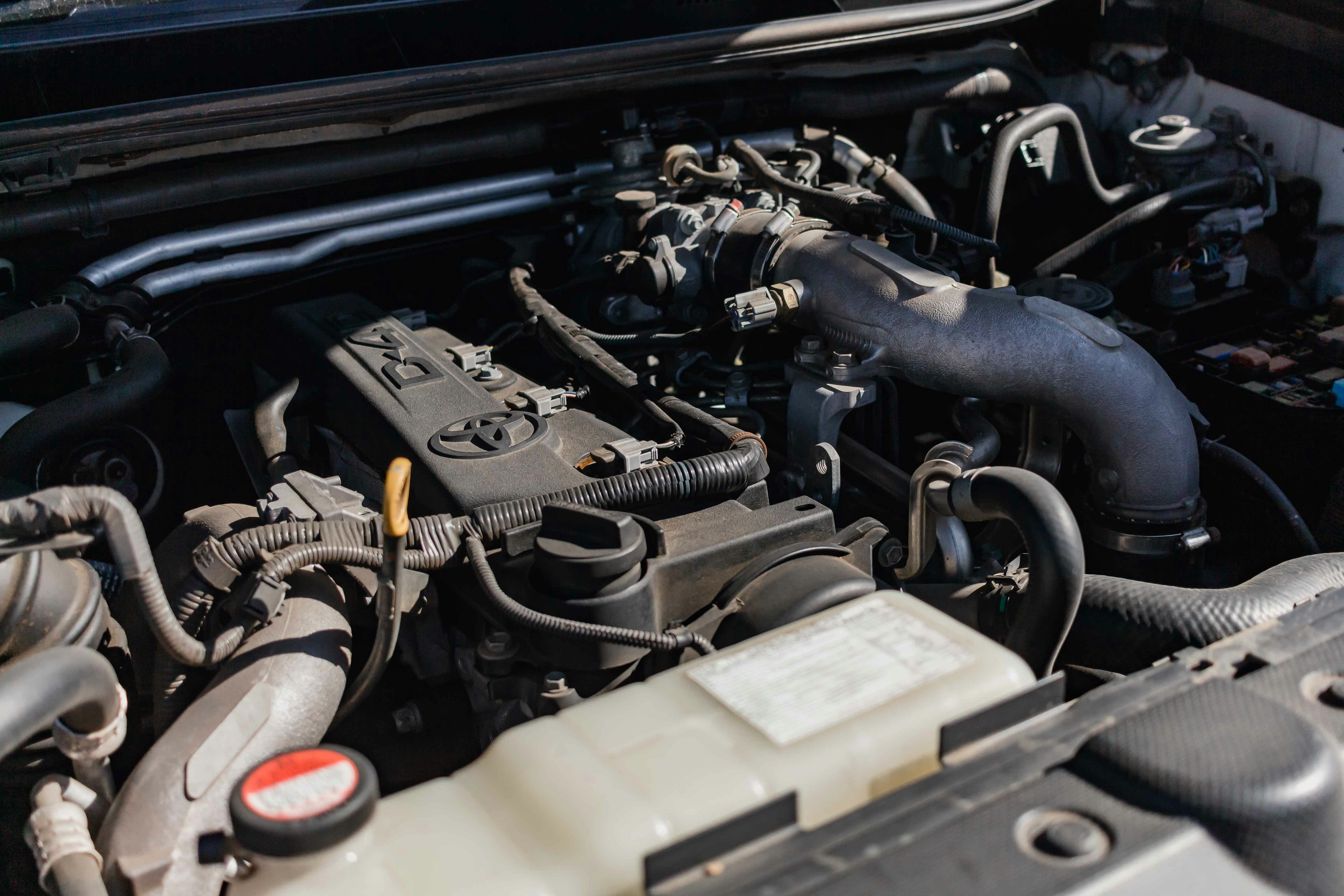 Engine maintenance and repair